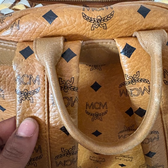 This is a LARGE MCM Bookbag, very very little signs of wear, almost brand new! - Picture 6 of 8